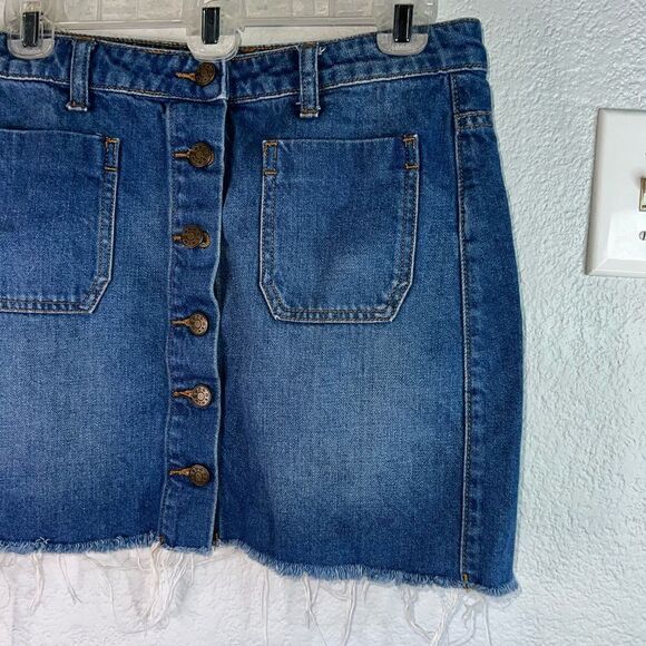 BDG Button Front Mini Medium Wash Blue Denim Skirt Women's Size S - Picture 5 of 11